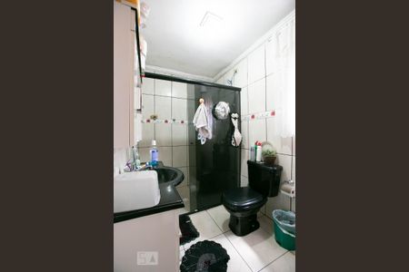 Casa à venda com 200m², 3 quartos e 2 vagasBanheiro da Suite 