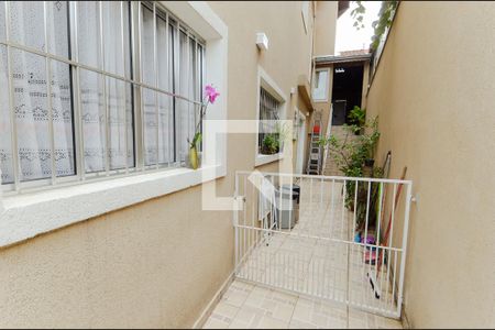 Casa à venda com 200m², 3 quartos e 3 vagas Casa à venda com 200m², 3 quartos e 3 vagasCorredor Lateral