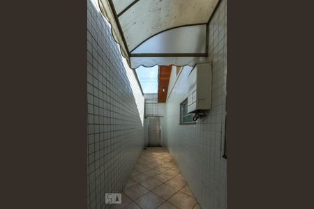 Casa à venda com 230m², 4 quartos e 3 vagasCorredor lateral