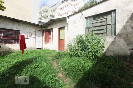 Casa à venda com 99m², 2 quartos e 5 vagas Casa à venda com 99m², 2 quartos e 5 vagasQUINTAL