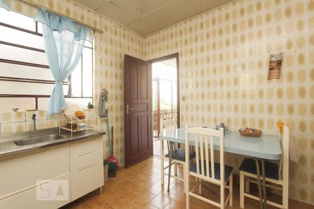 Casa à venda com 99m², 2 quartos e 5 vagas Casa à venda com 99m², 2 quartos e 5 vagasCOZINHA