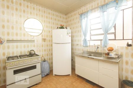 Casa à venda com 99m², 2 quartos e 5 vagas Casa à venda com 99m², 2 quartos e 5 vagasCOZINHA