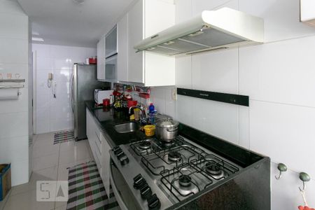 Apartamento à venda com 128m², 4 quartos e 2 vagasCozinha e Área de Serviço