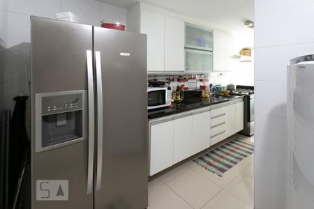 Apartamento à venda com 128m², 4 quartos e 2 vagasCozinha e Área de Serviço