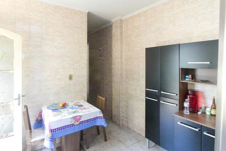 Casa à venda com 300m², 3 quartos e 3 vagas Casa à venda com 300m², 3 quartos e 3 vagascozinha casa 02