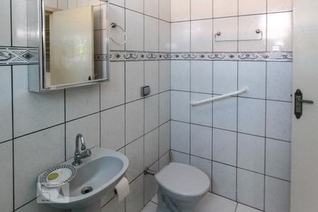 Casa à venda com 300m², 3 quartos e 3 vagas Casa à venda com 300m², 3 quartos e 3 vagasBanheiro Social