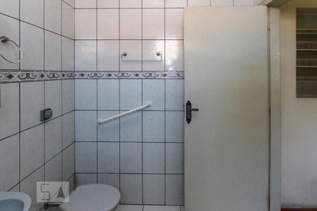 Casa à venda com 300m², 3 quartos e 3 vagas Casa à venda com 300m², 3 quartos e 3 vagasBanheiro Social
