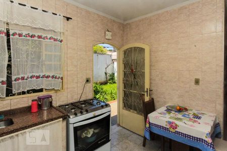Casa à venda com 300m², 3 quartos e 3 vagas Casa à venda com 300m², 3 quartos e 3 vagascozinha casa 02