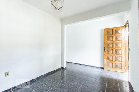 Sala de casa para alugar com 2 quartos, 40m² em Jardim Itapemirim, São Paulo