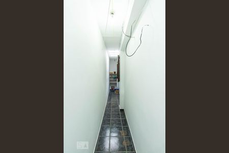 Corredor de casa para alugar com 2 quartos, 40m² em Jardim Itapemirim, São Paulo