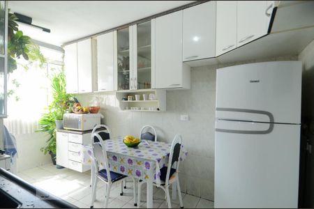 Apartamento à venda com 57m², 2 quartos e 1 vagaCozinha