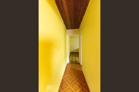 Casa à venda com 250m², 4 quartos e 2 vagasCorredor