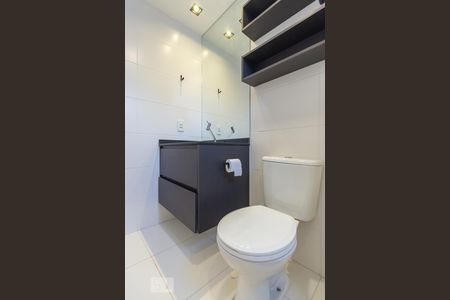 Banheiro de kitnet/studio à venda com 1 quarto, 28m² em República, São Paulo