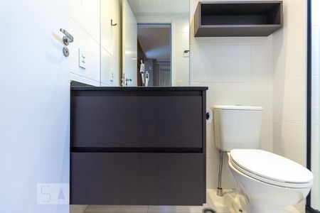 Banheiro de kitnet/studio à venda com 1 quarto, 28m² em República, São Paulo