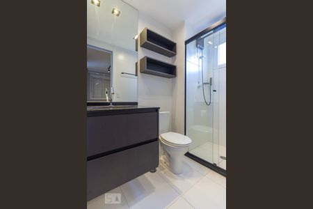 Banheiro de kitnet/studio à venda com 1 quarto, 28m² em República, São Paulo