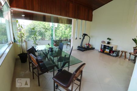 Casa à venda com 650m², 3 quartos e 5 vagasArea para festas