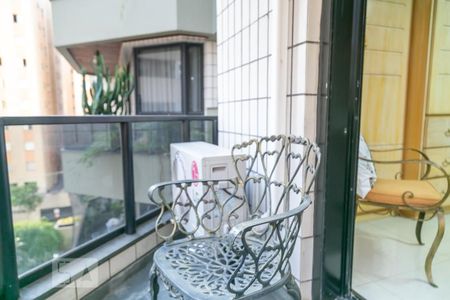 Apartamento à venda com 160m², 3 quartos e 3 vagas Apartamento à venda com 160m², 3 quartos e 3 vagasVaranda