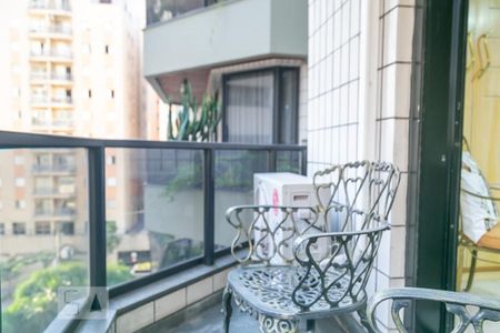 Apartamento à venda com 160m², 3 quartos e 3 vagas Apartamento à venda com 160m², 3 quartos e 3 vagasVaranda