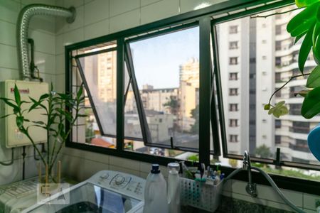 Apartamento à venda com 160m², 3 quartos e 3 vagas Apartamento à venda com 160m², 3 quartos e 3 vagasÁrea de serviço
