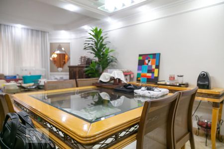 Apartamento à venda com 160m², 3 quartos e 3 vagas Apartamento à venda com 160m², 3 quartos e 3 vagasSala