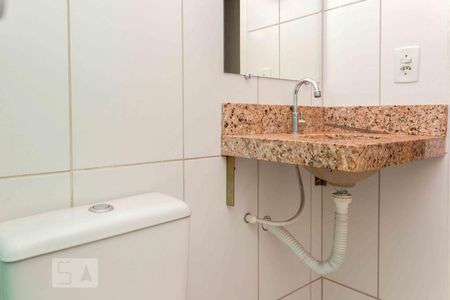 Banheiro de apartamento para alugar com 2 quartos, 45m² em Shopping Park, Uberlândia