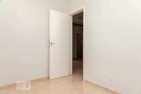 Quarto 1 de apartamento para alugar com 2 quartos, 45m² em Shopping Park, Uberlândia