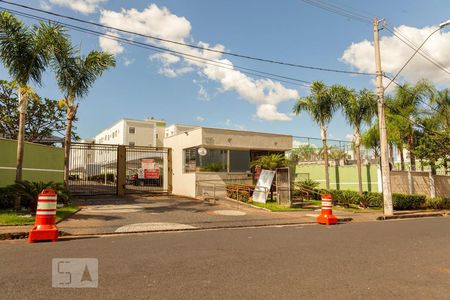 Apartamento para alugar com 45m², 2 quartos e 1 vaga Apartamento para alugar com 45m², 2 quartos e 1 vagaFachada