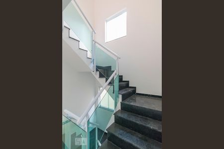 Escada de casa à venda com 3 quartos, 222m² em Vila Alpina, Santo André