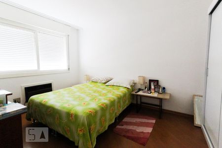 Quarto 1 de apartamento à venda com 2 quartos, 61m² em Teresópolis, Porto Alegre