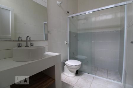 Casa à venda com 150m², 5 quartos e 1 vagaBanheiro