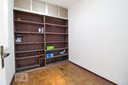 Casa à venda com 150m², 5 quartos e 1 vagaQuarto de serviço