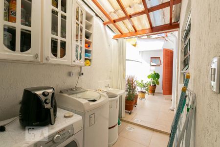 Casa à venda com 107m², 3 quartos e 1 vagaÁrea de Serviço