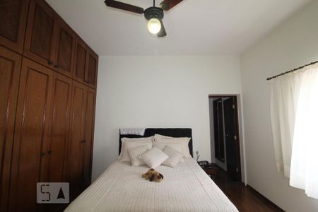 Casa à venda com 201m², 3 quartos e 4 vagasQuarto 1 suite