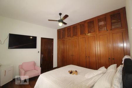 Casa à venda com 201m², 3 quartos e 4 vagasQuarto 1 suite