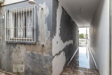 Casa à venda com 134m², 2 quartos e 3 vagas Casa à venda com 134m², 2 quartos e 3 vagasCorredor lateral externo