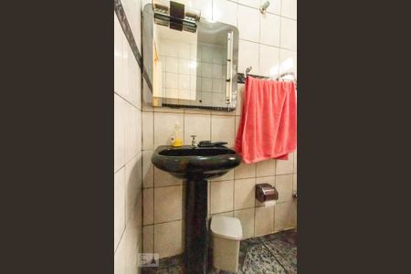 Casa à venda com 198m², 3 quartos e 2 vagas Casa à venda com 198m², 3 quartos e 2 vagasBanheiro 2