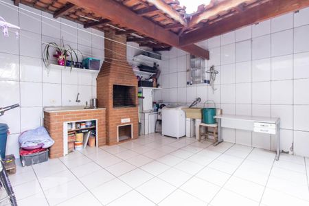 Casa à venda com 198m², 3 quartos e 2 vagas Casa à venda com 198m², 3 quartos e 2 vagasÁrea de Serviço