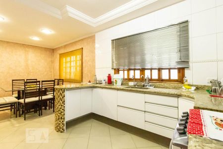 Casa à venda com 198m², 3 quartos e 2 vagas Casa à venda com 198m², 3 quartos e 2 vagasCozinha