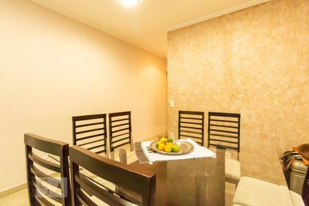 Casa à venda com 198m², 3 quartos e 2 vagas Casa à venda com 198m², 3 quartos e 2 vagasSala de Jantar