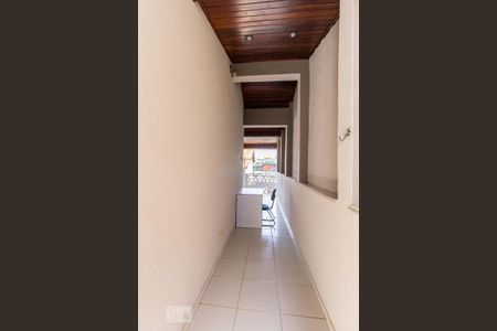 Casa à venda com 198m², 3 quartos e 2 vagas Casa à venda com 198m², 3 quartos e 2 vagasVaranda
