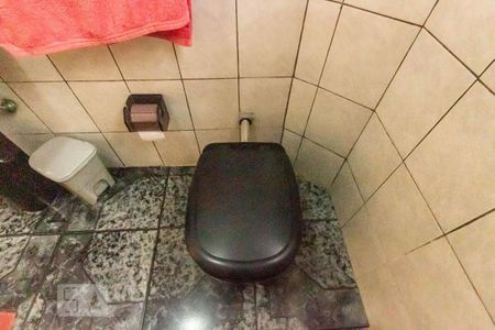 Casa à venda com 198m², 3 quartos e 2 vagas Casa à venda com 198m², 3 quartos e 2 vagasBanheiro 2