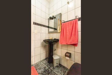 Casa à venda com 198m², 3 quartos e 2 vagas Casa à venda com 198m², 3 quartos e 2 vagasBanheiro 2