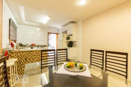 Casa à venda com 198m², 3 quartos e 2 vagas Casa à venda com 198m², 3 quartos e 2 vagasSala de Jantar