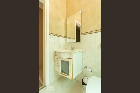 Casa à venda com 198m², 3 quartos e 2 vagas Casa à venda com 198m², 3 quartos e 2 vagasBanheiro