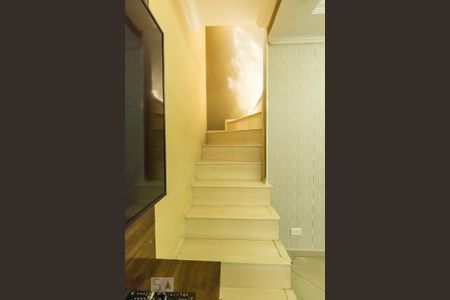 Escada de casa à venda com 3 quartos, 198m² em Jardim Pedro José Nunes, São Paulo