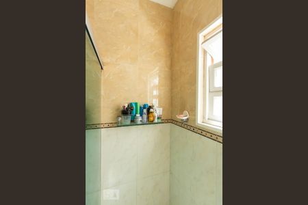 Casa à venda com 198m², 3 quartos e 2 vagas Casa à venda com 198m², 3 quartos e 2 vagasBanheiro