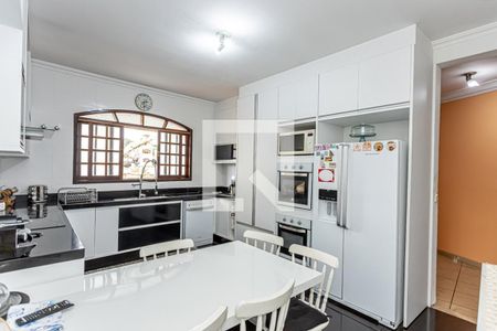 Casa à venda com 360m², 3 quartos e 8 vagas Casa à venda com 360m², 3 quartos e 8 vagasCozinha