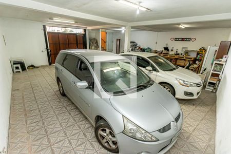 Casa à venda com 360m², 3 quartos e 8 vagas Casa à venda com 360m², 3 quartos e 8 vagasGaragem coberta