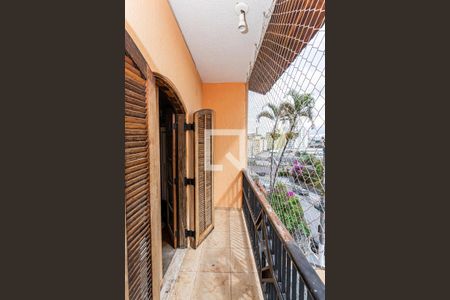 Casa à venda com 360m², 3 quartos e 8 vagas Casa à venda com 360m², 3 quartos e 8 vagasVaranda Suite 1