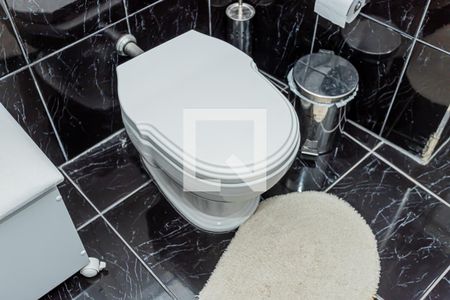 Casa à venda com 360m², 3 quartos e 8 vagas Casa à venda com 360m², 3 quartos e 8 vagasBanheiro suite 3